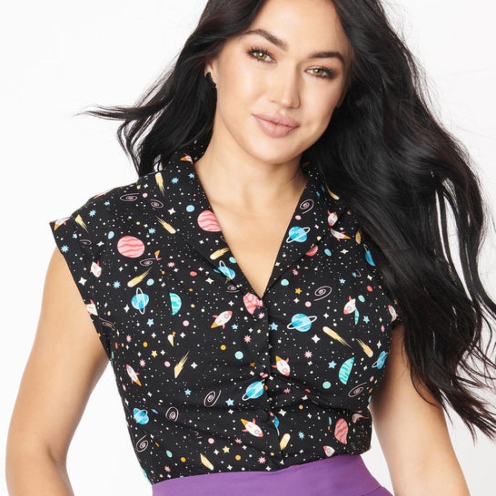 Magnolia Place Multicolor Star System Print Tamara Top - L